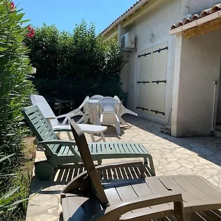 V0736 - - 6 Pers Terrasse Et Parking Prive A 300 M Villa