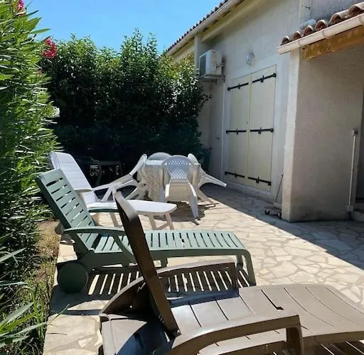 V0736 - - 6 Pers Terrasse Et Parking Prive A 300 M Villa